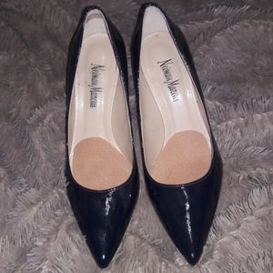 Neiman Marcus Cissy leather navy blue heels